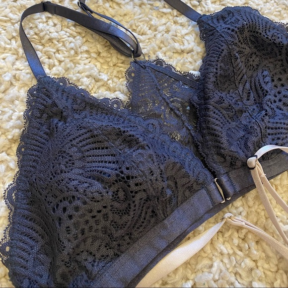 Simons Bralettes - Picture 2 of 3